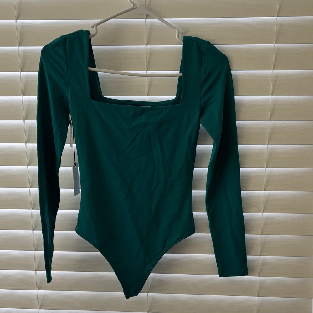 Aritzia Emerald Long Sleeve Bodysuit